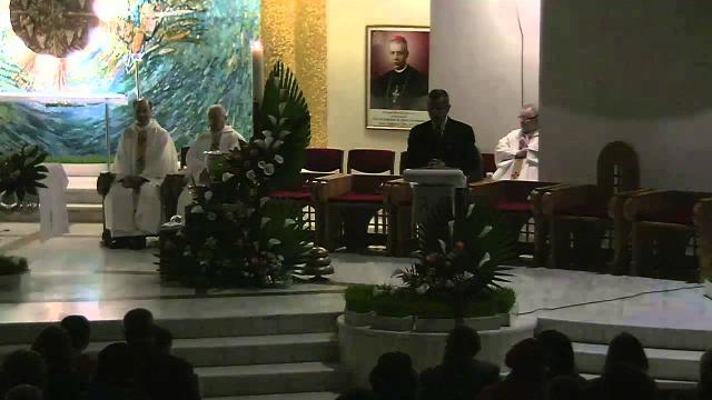 Iaşi (catedrală): Liturghia din noaptea Învierii - partea I (19 aprilie 2014) (youtube)
