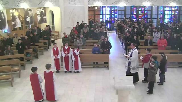 Iaşi (catedrală): Calea crucii şi sfânta Liturghie cu predică tematică (14 martie 2014) (youtube)