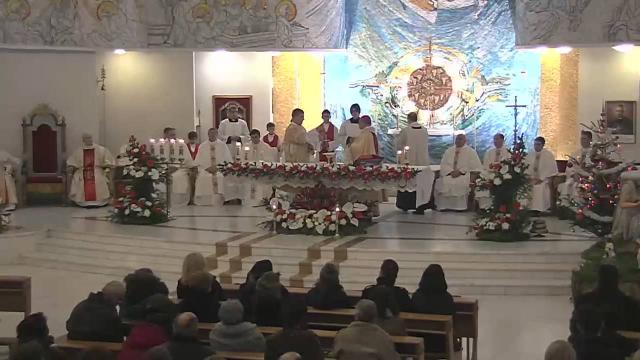 Iaşi (catedrală): Liturghia din noaptea de Craciun (25 decembrie)