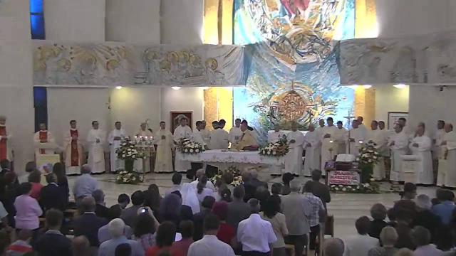 Iaşi (catedrală): Liturghia de la încheierea simpozionului "Familia la şcoala credinţei" (30 august)