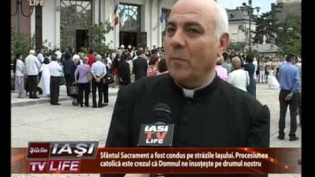 IaşiTVLife: Sfântul Sacrament a fost condus pe străzile Iaşiului (2 iunie)
