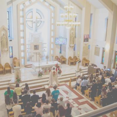 16 iunie: Bacău: Adoraţie în faţa Preasfântului Sacrament cu elevii şi seminariştii Colegiului Naţional Catolic împreună cu tinerii din Decanatul de Bacău-Centru