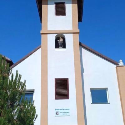 13 iunie: Mărăşeşti: Consacrarea altarului şi sfinţirea Bisericii romano-catolice "Sfântul Anton de Padova"