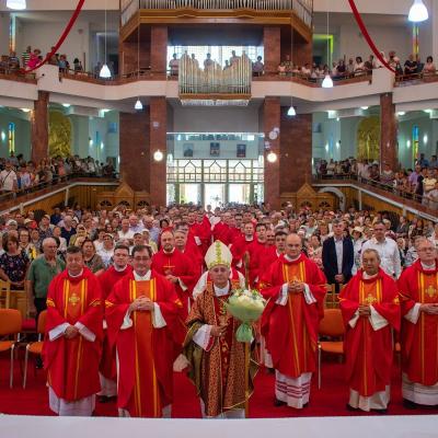 29 iunie: Bacău "Sfinţii Petru şi Paul": Zi a miilor de haruri şi binecuvântări