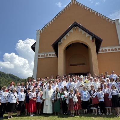 18 iulie: Pârâul Rece: ÎPS Aurel Percă la întrunirea Mamelor Milostive. Foto: Cezar Robu