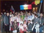 Grupul de romani avandu-l in mijlocul lor pe PS episcop aux. Alan Hopes, cel responsabil de comunitatile etnice din dieceza, 12.11.2006