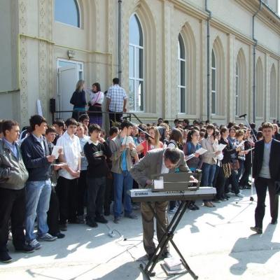 2 mai: Cleja: Ziua Tineretului