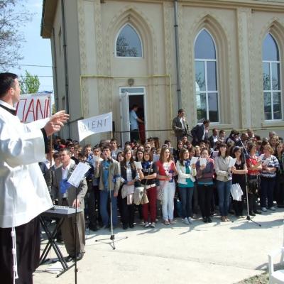 2 mai: Cleja: Ziua Tineretului