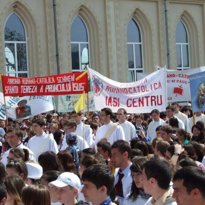 2 mai: Cleja: Ziua Tineretului
