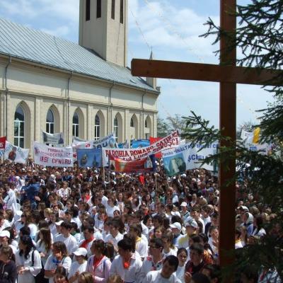 2 mai: Cleja: Ziua Tineretului