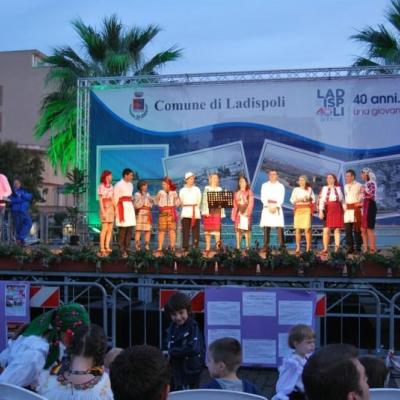 9 mai: Ladispoli: Catolicii români la sărbătoarea oraşului