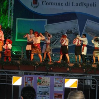 9 mai: Ladispoli: Catolicii români la sărbătoarea oraşului
