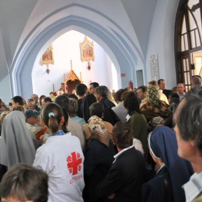 15 mai: Cacica: Pelelerinajul bolnavilor II