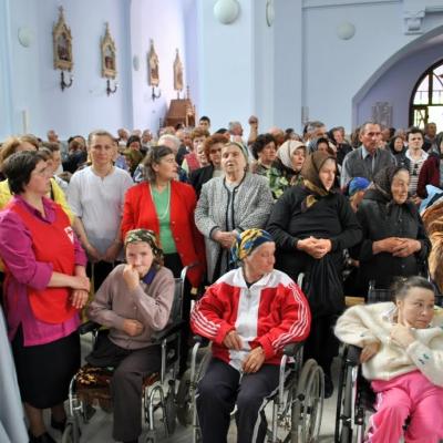 15 mai: Cacica: Pelelerinajul bolnavilor II