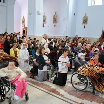 15 mai: Cacica: Pelelerinajul bolnavilor II