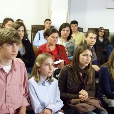 16 mai: Iaşi: Cateheză despre mass-media