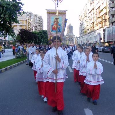3 iunie: Bacău: Procesiune în solemnitatea Trupul şi Sângele Domnului