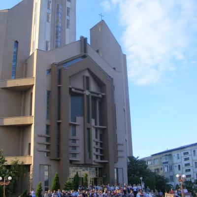 3 iunie: Bacău: Procesiune în solemnitatea Trupul şi Sângele Domnului