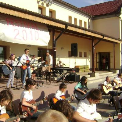 5 iunie: Popeşti-Leordeni: Festivalul Familiilor