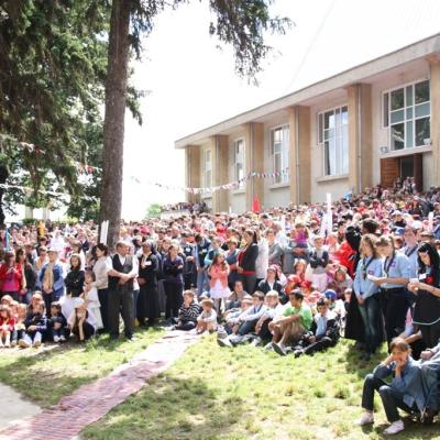 5 iunie: Lespezi: Sărbătoarea Copiilor