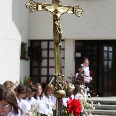 5 iunie: Iaşi "Sfânta Tereza a Pruncului Isus": Administrarea Mirului