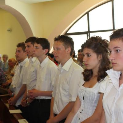 5 iunie: Iaşi "Sfânta Tereza a Pruncului Isus": Administrarea Mirului