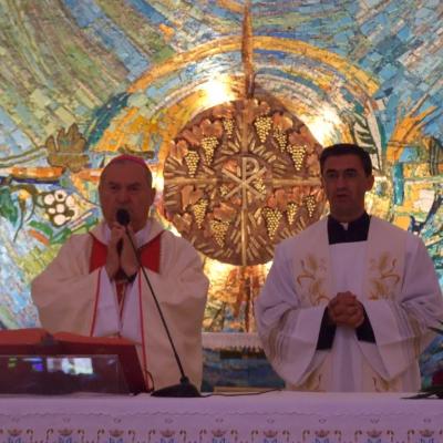 6 iunie: Iaşi: Procesiune în solemnitatea Trupul şi Sângele Domnului