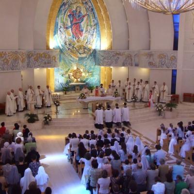 6 iunie: Iaşi: Procesiune în solemnitatea Trupul şi Sângele Domnului