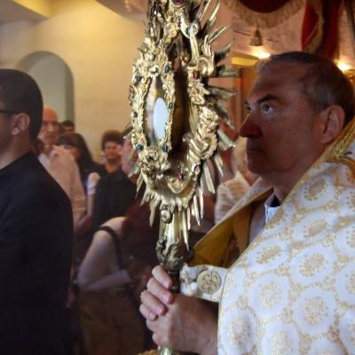 6 iunie: Iaşi: Procesiune în solemnitatea Trupul şi Sângele Domnului