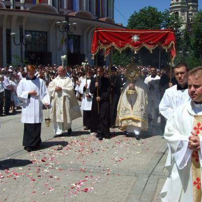 6 iunie: Iaşi: Procesiune în solemnitatea Trupul şi Sângele Domnului