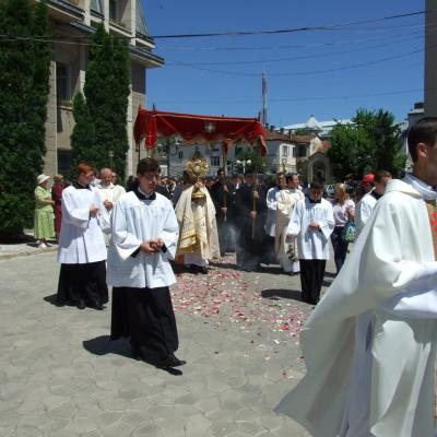 6 iunie: Iaşi: Procesiune în solemnitatea Trupul şi Sângele Domnului