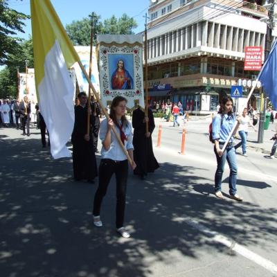 6 iunie: Iaşi: Procesiune în solemnitatea Trupul şi Sângele Domnului