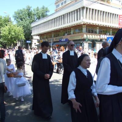 6 iunie: Iaşi: Procesiune în solemnitatea Trupul şi Sângele Domnului