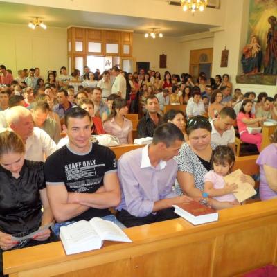 Imagini din timpul sfintei Liturghii
