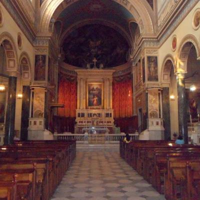 Interiorul catedralei romano-catolice din Atena