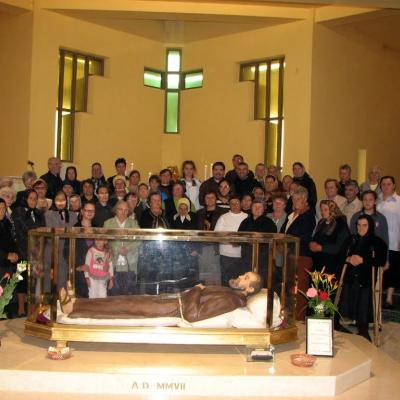 24 iunie: Oneşti: Capitul al terţiarilor franciscani