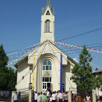 24 iulie: Huşi "Sf. Anton": Administrarea Mirului