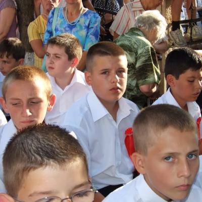 24 iulie: Huşi "Sf. Anton": Administrarea Mirului