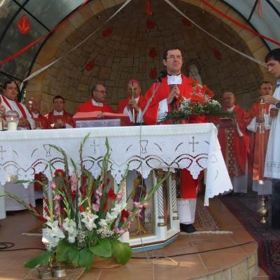 24 iulie: Huşi "Sf. Anton": Administrarea Mirului