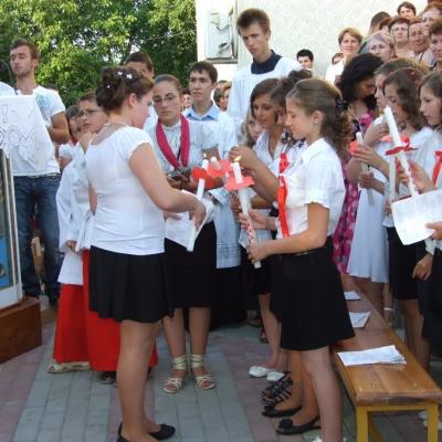 24 iulie: Huşi "Sf. Anton": Administrarea Mirului