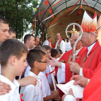24 iulie: Huşi "Sf. Anton": Administrarea Mirului