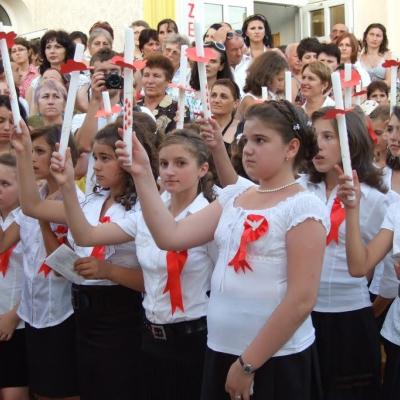 24 iulie: Huşi "Sf. Anton": Administrarea Mirului