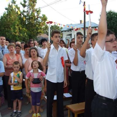 24 iulie: Huşi "Sf. Anton": Administrarea Mirului