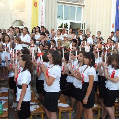 24 iulie: Huşi "Sf. Anton": Administrarea Mirului