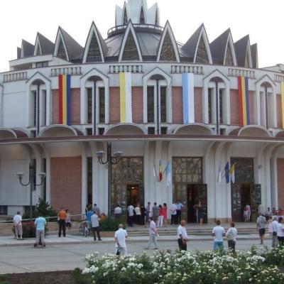 15 august: Iaşi: Hramul catedralei "Adormirea Maicii Domnului"