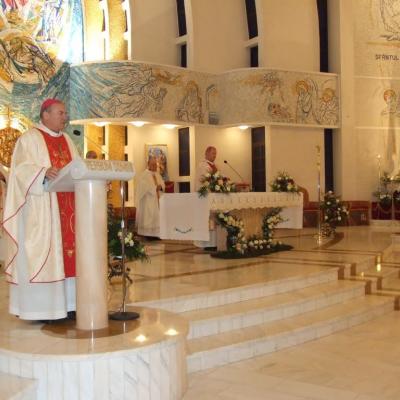 8 decembrie: Iaşi: PS Aurel Percă a celebrat o Liturghie de mulţumire