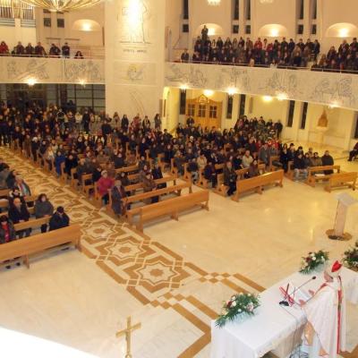 8 decembrie: Iaşi: PS Aurel Percă a celebrat o Liturghie de mulţumire