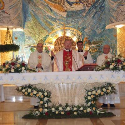 8 decembrie: Iaşi: PS Aurel Percă a celebrat o Liturghie de mulţumire
