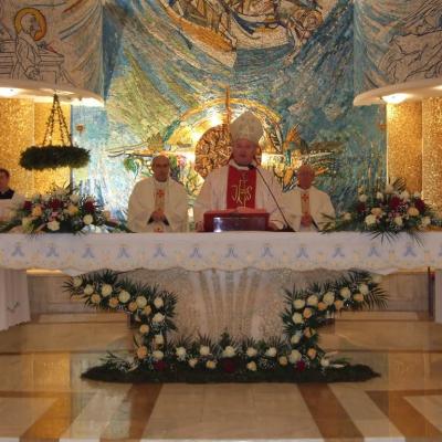 8 decembrie: Iaşi: PS Aurel Percă a celebrat o Liturghie de mulţumire