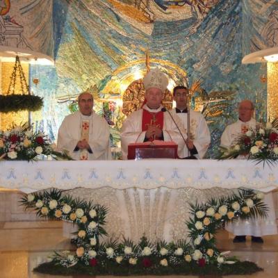 8 decembrie: Iaşi: PS Aurel Percă a celebrat o Liturghie de mulţumire